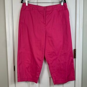 Harve Bernard bright pink Capri pants size 14. 97% cotton, 3% spandex.
